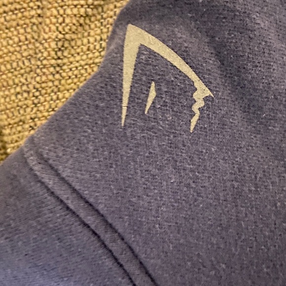 Gymshark cropped hoodie - Picture 2 of 5